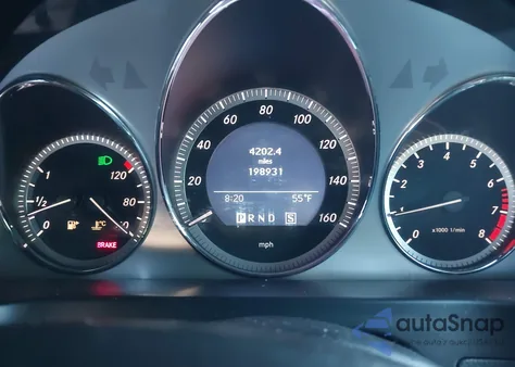 2009 Mercedes-Benz C 300 Luxury/Sport from USA, damaged, VIN WDDGF54X09F284201